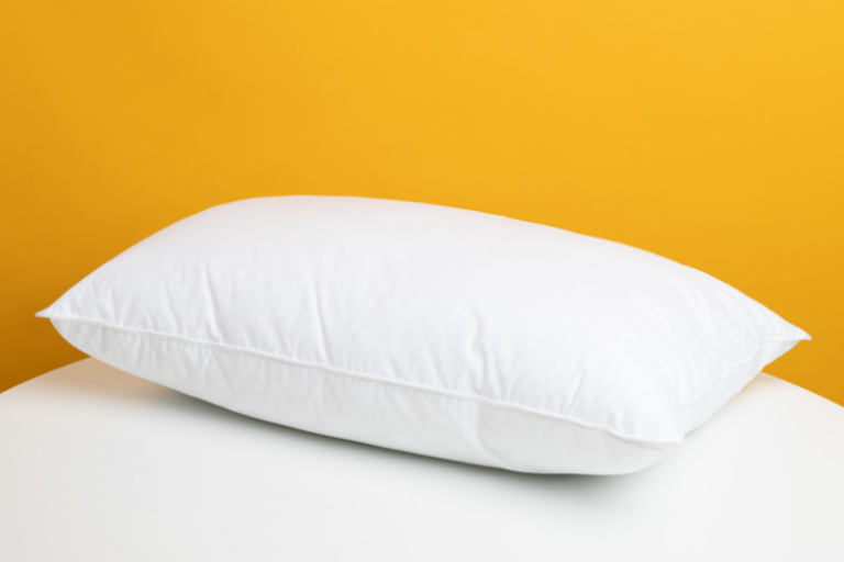 This is how you make yellow pillows white again